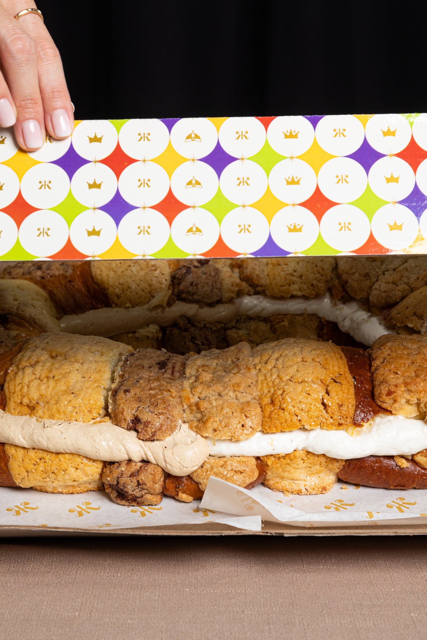 
                  
                    Rosca de Lotus y  Mousse de Macadamia
                  
                