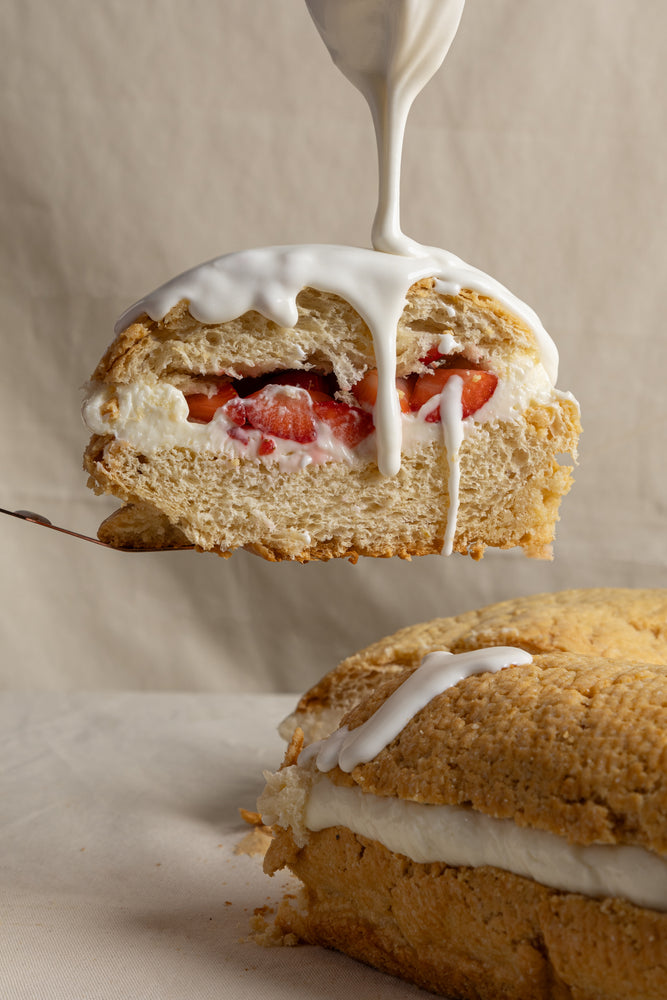 
                  
                    Rosca de Fresas con Crema
                  
                