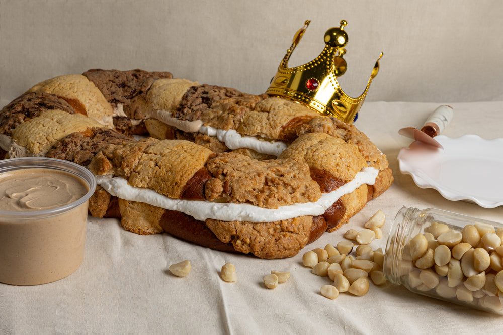 
                  
                    Rosca de Lotus y  Mousse de Macadamia
                  
                